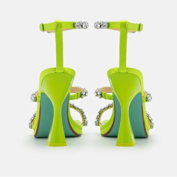 Betsey Johnson Perry Citron - Picture 4 of 5